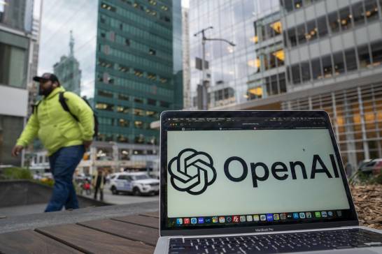 Revelaciones sobre la Extracción de Datos de Agencias Gubernamentales por la IA de OpenAI