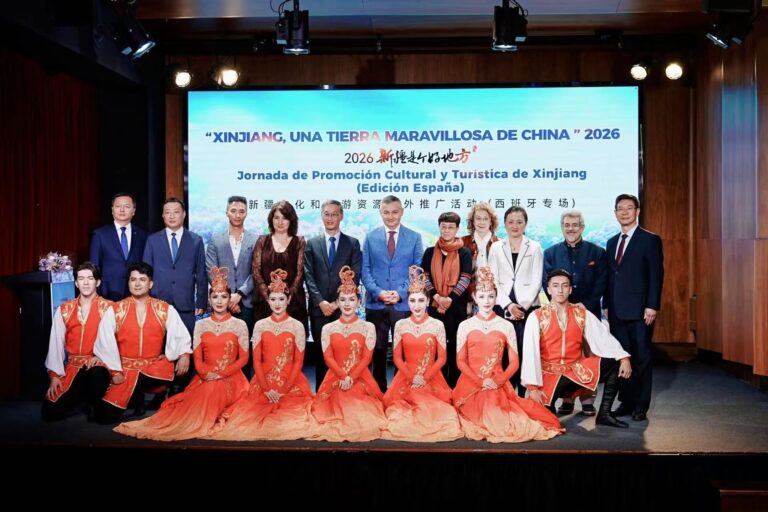 Xinjiang Muestra Su Riqueza Cultural y Turística en Madrid y Promueve la Cooperación con España